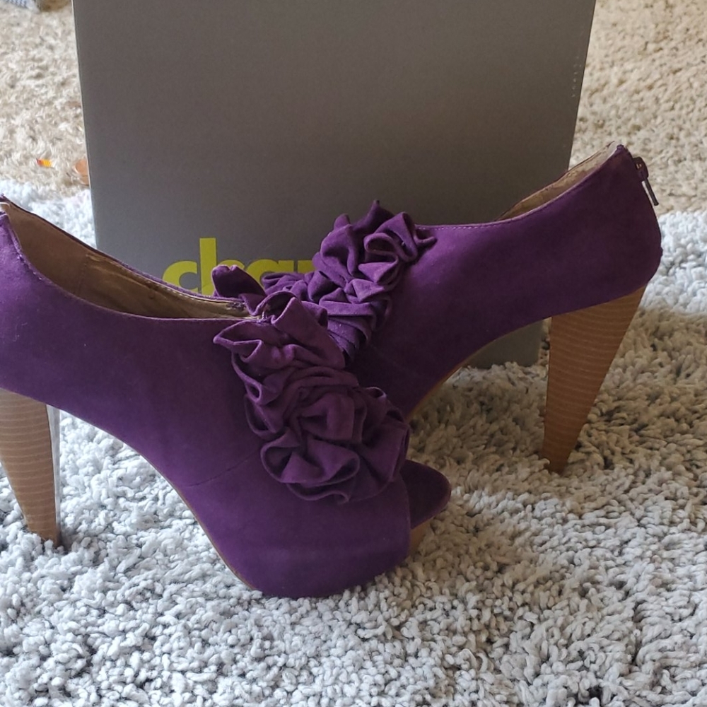 Purple pumps
